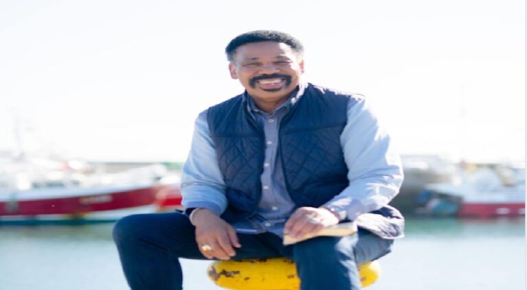 Pastor Tony Evans engaged to wife, Dr Carla Crummie age and biography